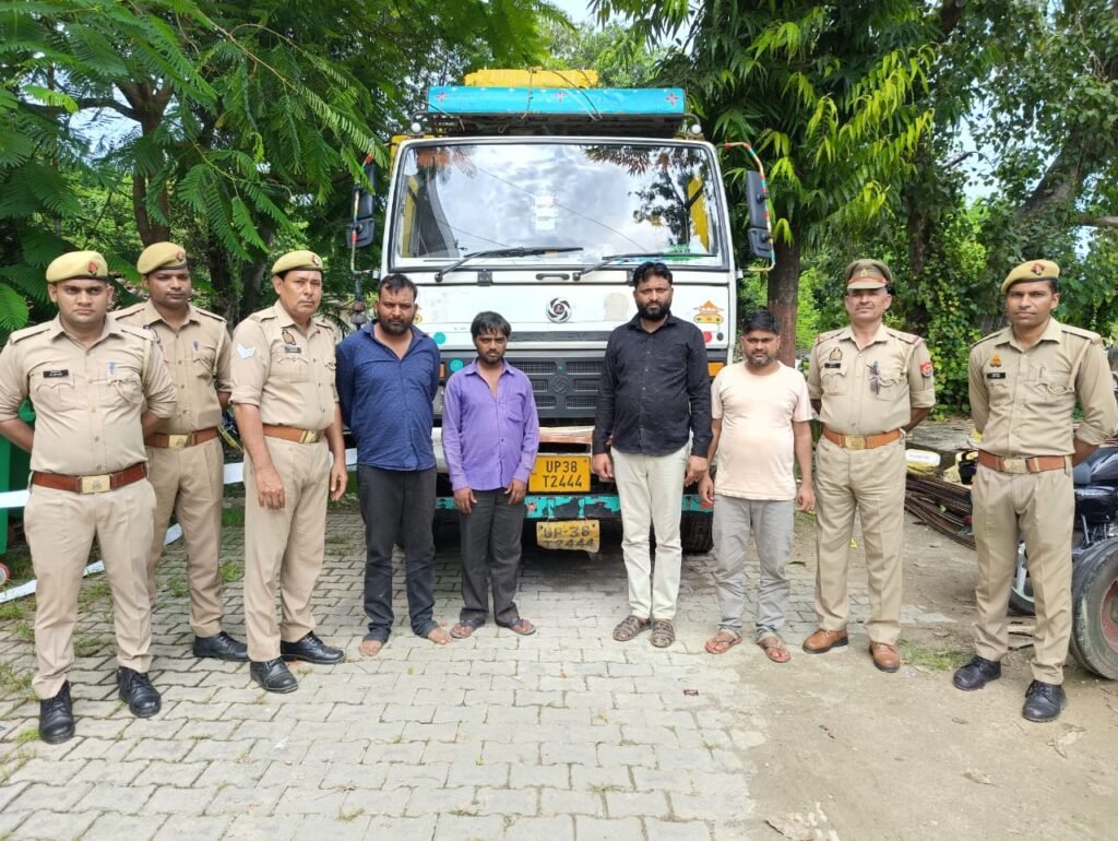 पुलिस ने ट्रेक से ले जा रहे 9075 किलोग्राम संदिग्ध पाउडर के साथ चार अभियुक्त को किया गिरफ्तार